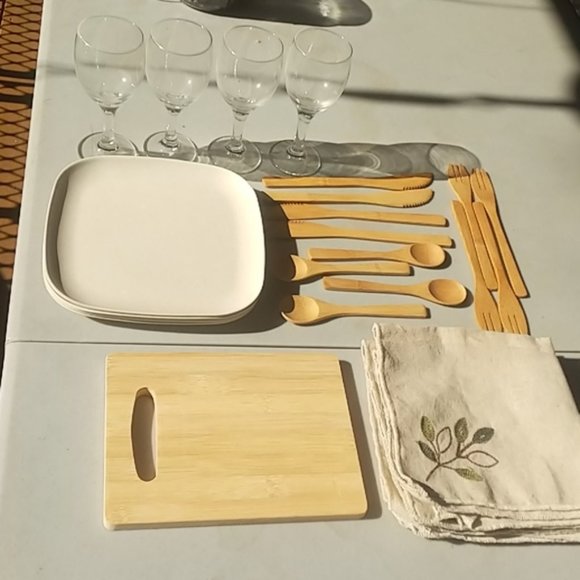 LUXURY ECO PICNIC SET 4 FOUR WINE ENGAGEMENT DATE NIGHT PROPOSAL OAK & OLIVE - Picture 6 of 10